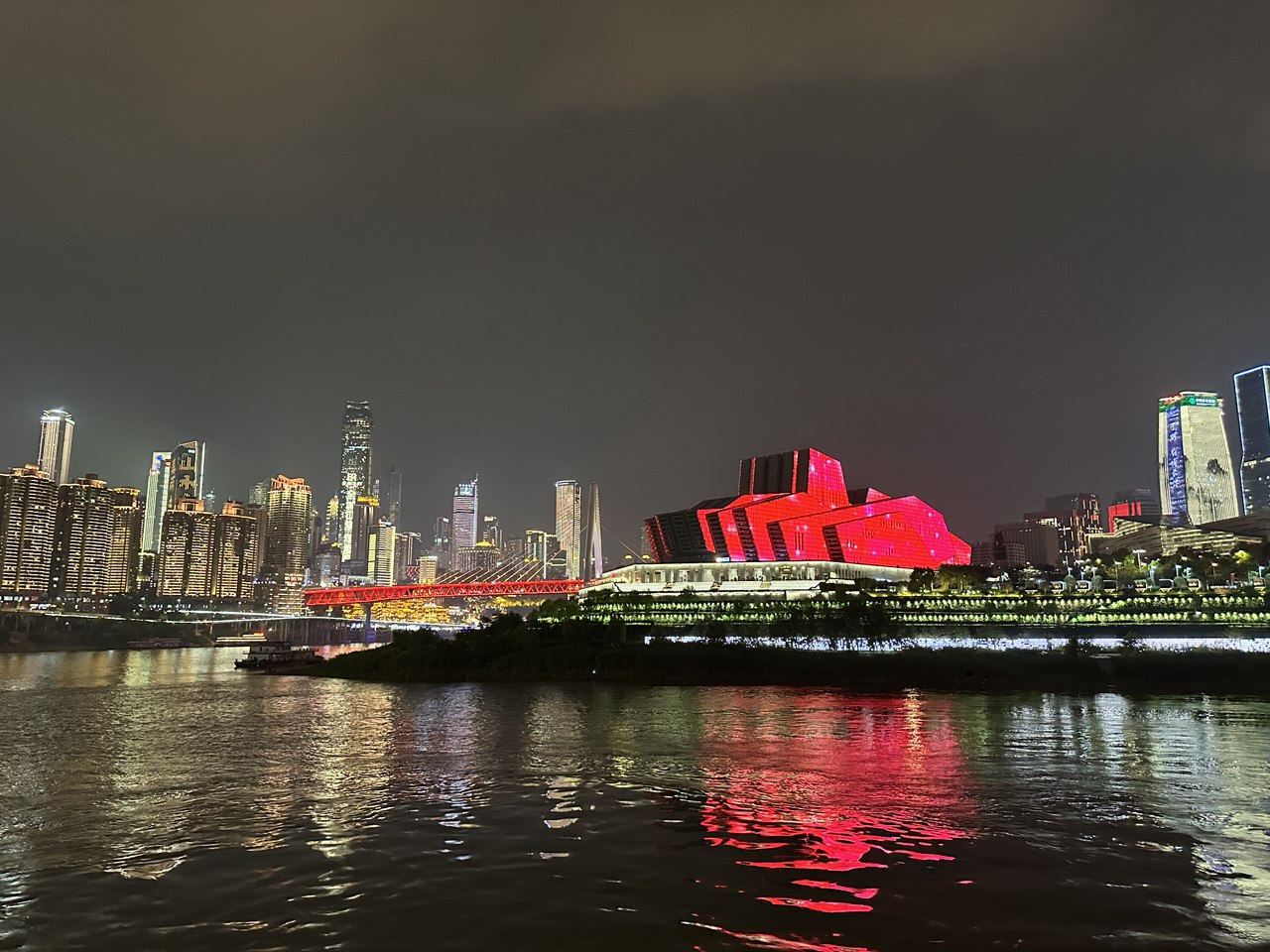 театр чунцина ночью